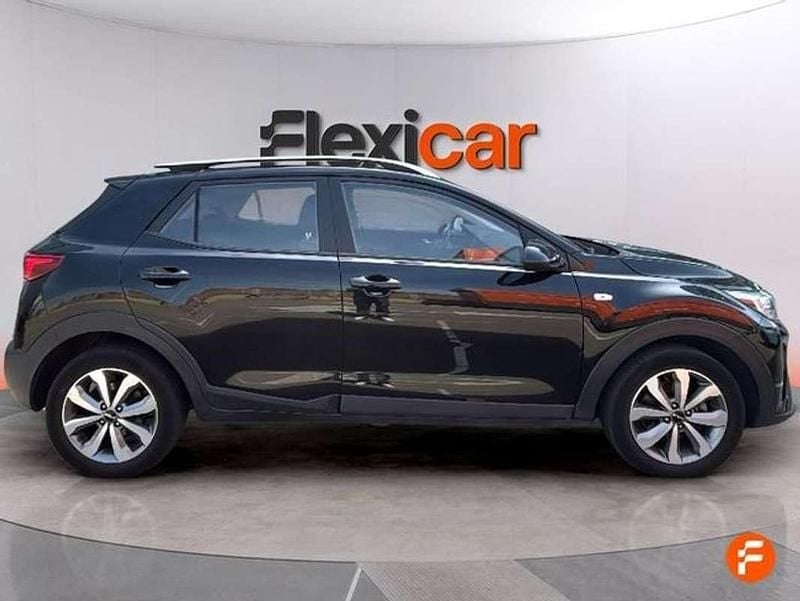 Usado Kia Stonic 84 CV (61 kW) 2023 Negro SUV
