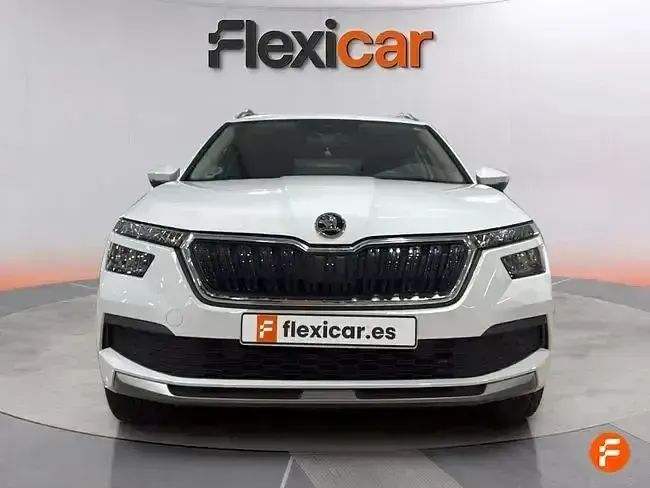 Usado Skoda Kamiq Ambition 110 CV (80 kW) 2022 Blanco SUV