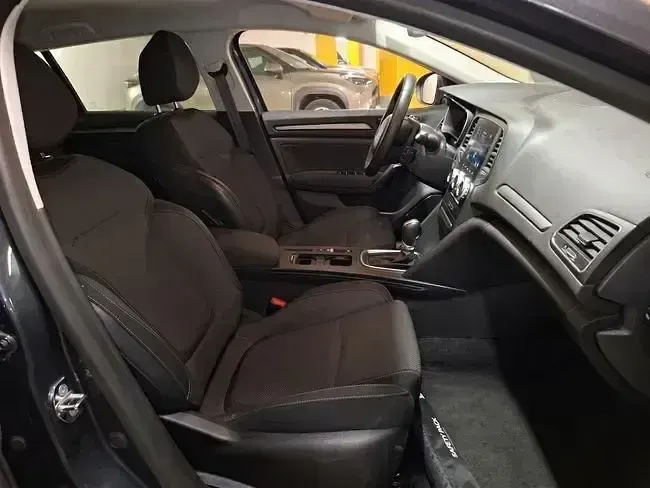 Usado Renault Mégane IV Evolution 160 CV (117 kW) 2022 Gris Familiar