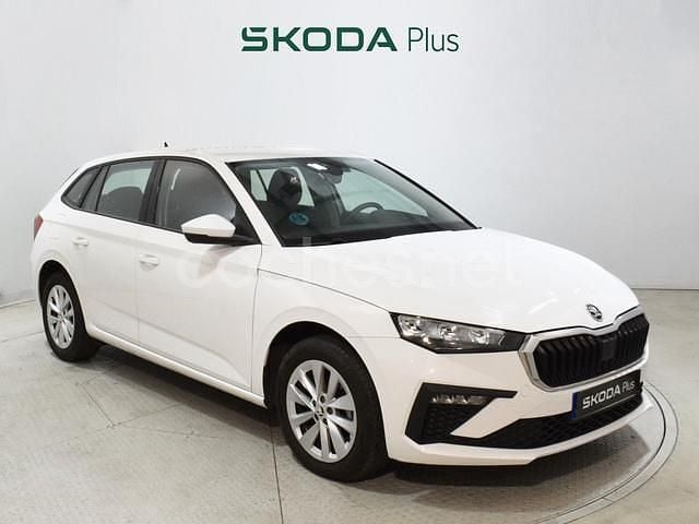 Usado Skoda Scala Essence 95 CV (69 kW) 2024 Blanco Utilitario