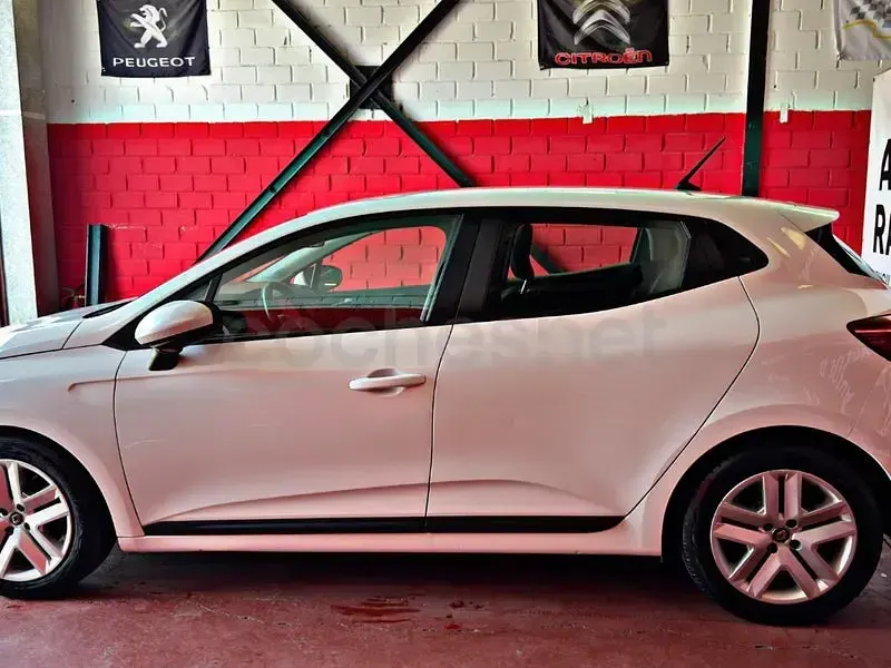 Usado Renault Clio V Intens 100 CV (73 kW) 2022 Blanco Berlina