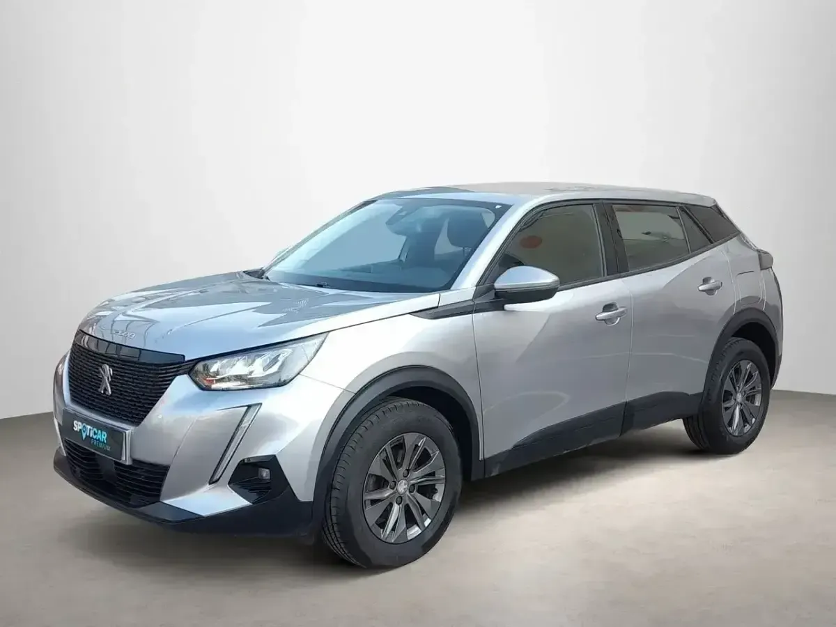Usado Peugeot 2008 Active 101 CV (74 kW) 2021 Gris SUV