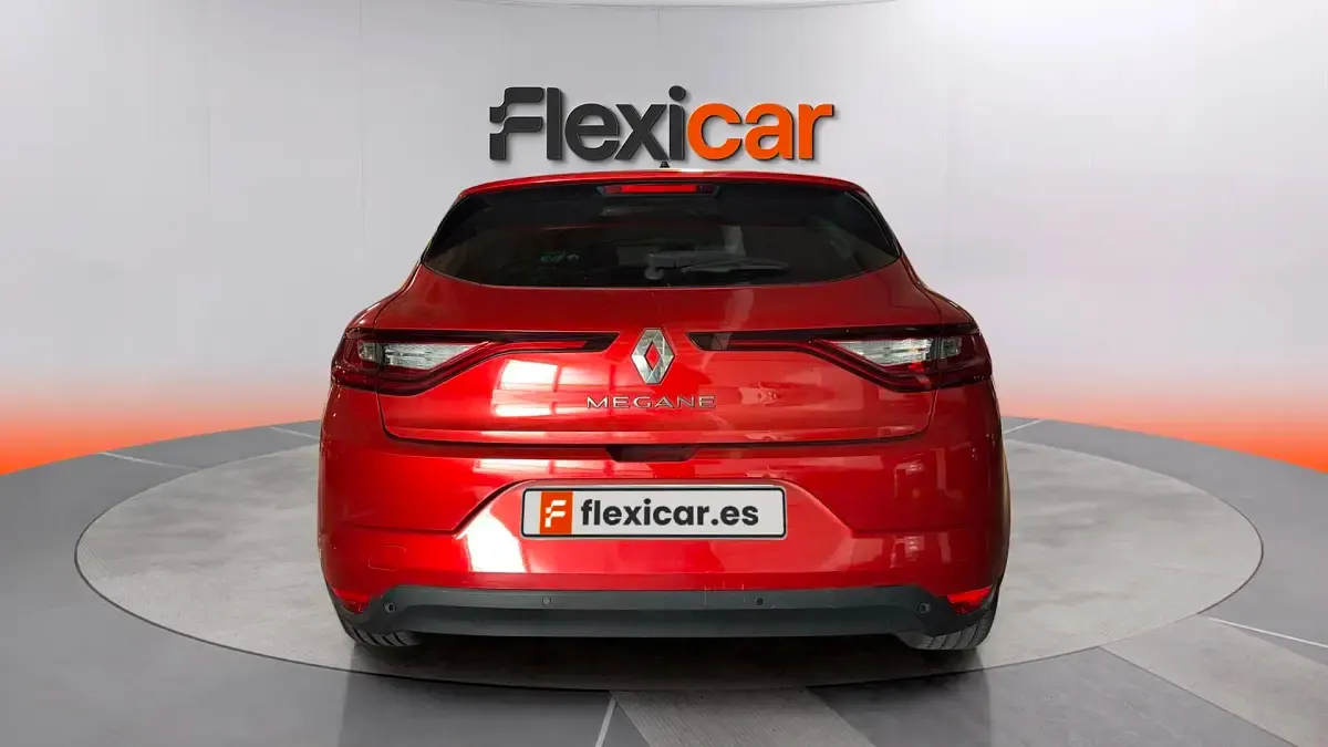 Usado Renault Mégane IV Life 101 CV (74 kW) 2018 Rojo Berlina