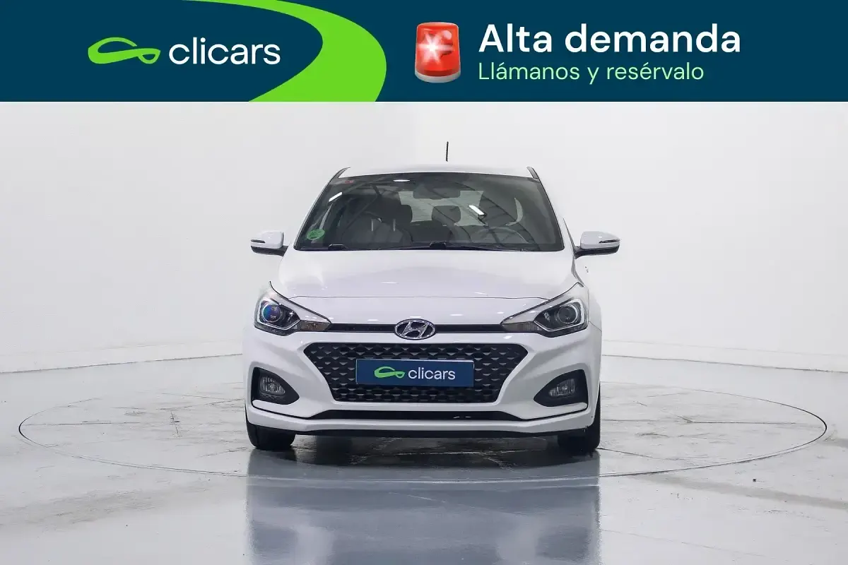 Usado Hyundai i20 100 CV (73 kW) 2019 Blanco Utilitario