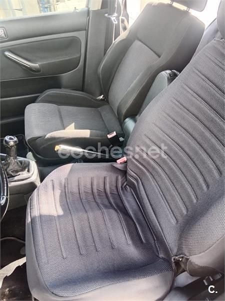 Usado VW Golf IV Highline 105 CV (77 kW) 2002 Gris / plata Familiar