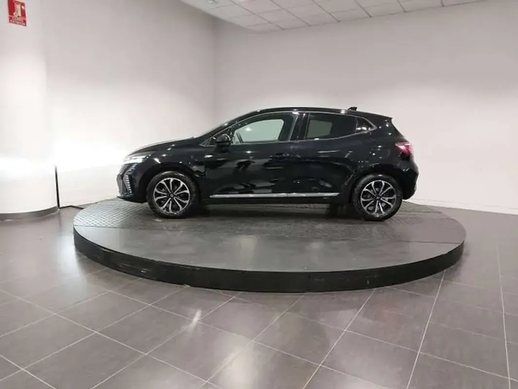 Usado Renault Clio V Techno 101 CV (74 kW) 2025 Negro Berlina