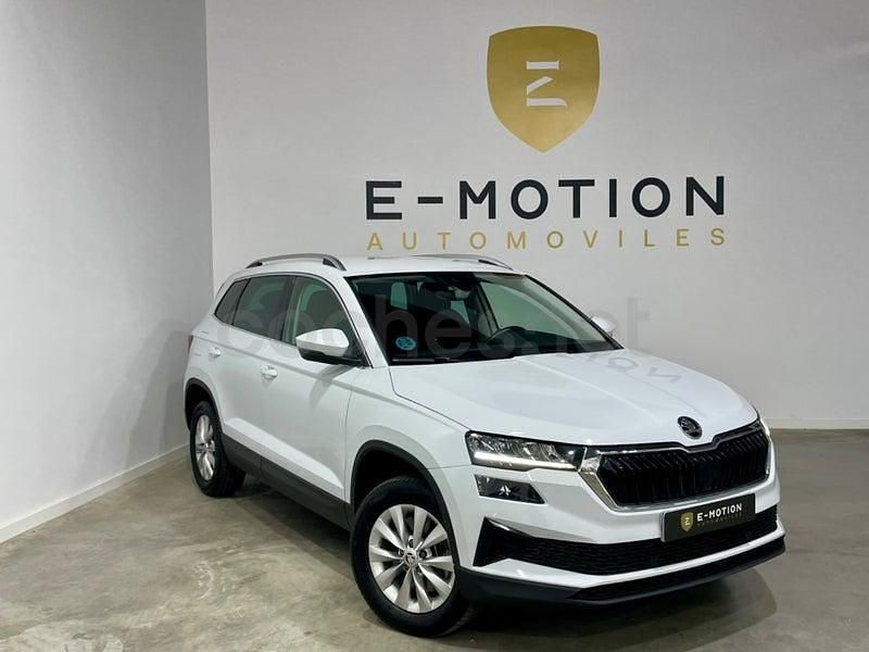 Usado Skoda Karoq Ambition 115 CV (84 kW) 2023 Blanco SUV