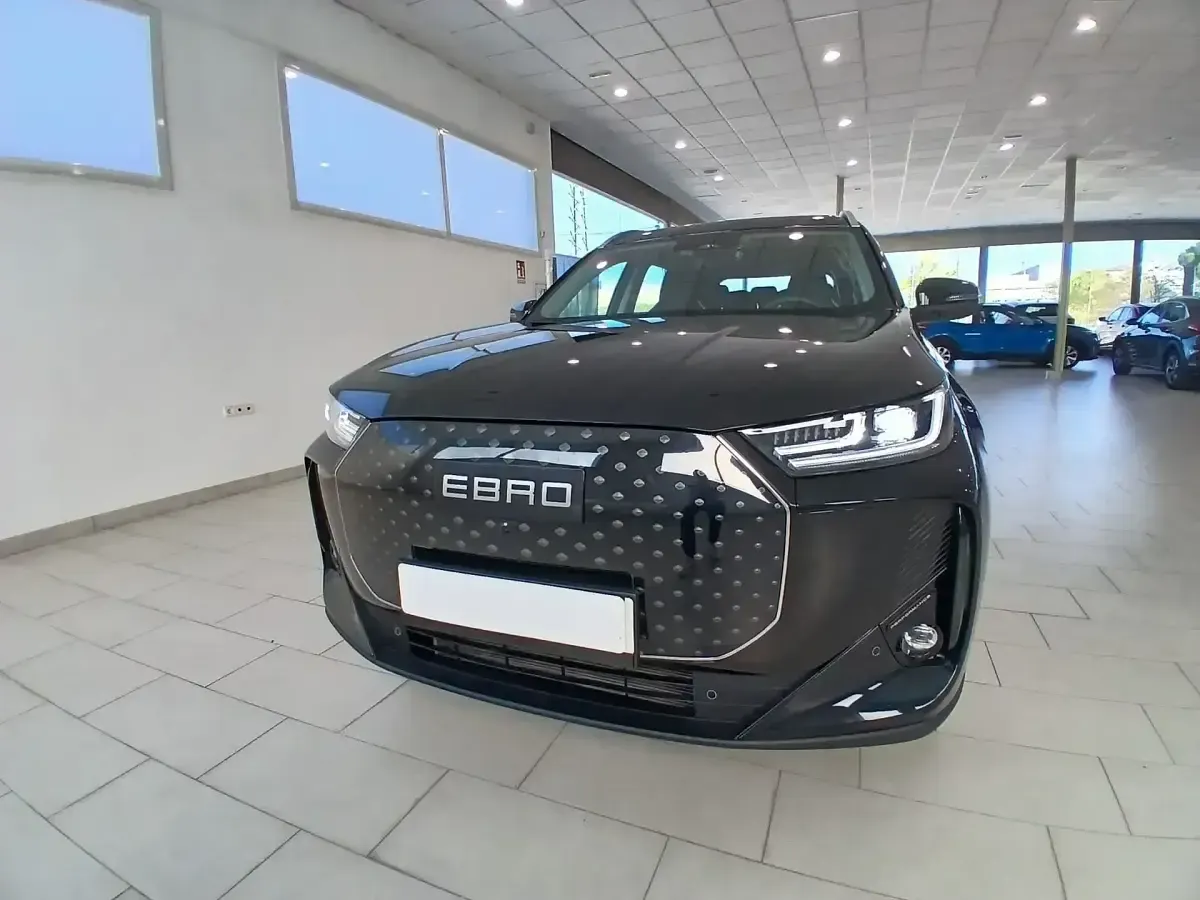 Usado Ebro s700 279 CV (205 kW) 2025 Negro SUV