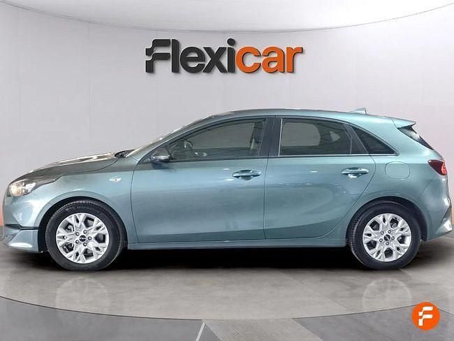 Usado Kia Ceed 100 CV (73 kW) 2024 Verde Utilitario