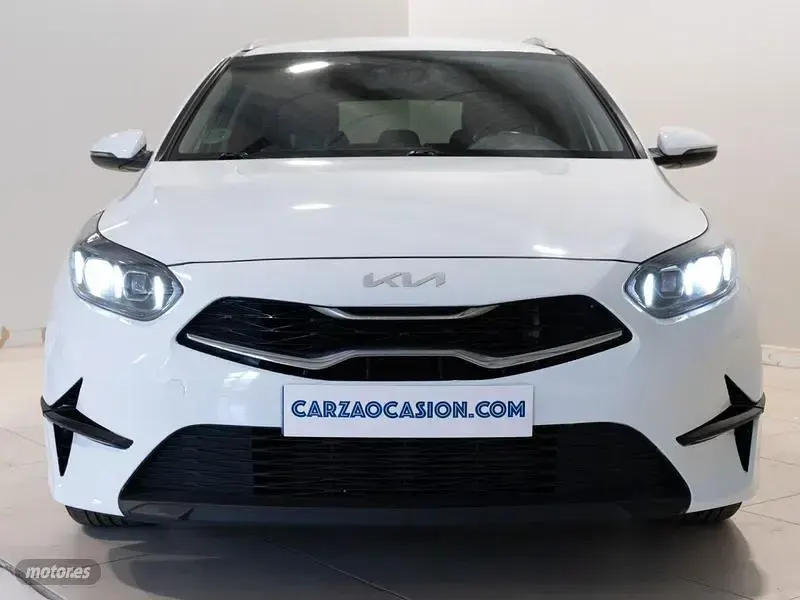 Usado Kia Ceed Sportswagon 120 CV (88 kW) 2022 Blanco Familiar