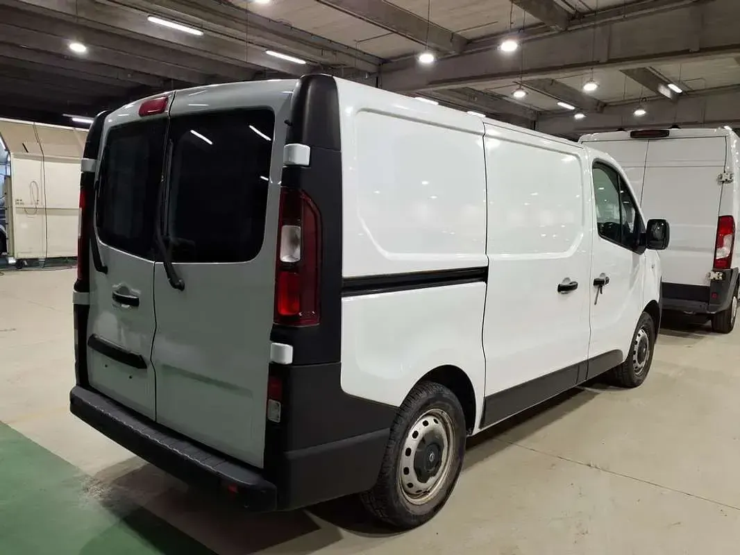 Usado Opel Vivaro Expression 116 CV (85 kW) 2018 Blanco Monovolumen