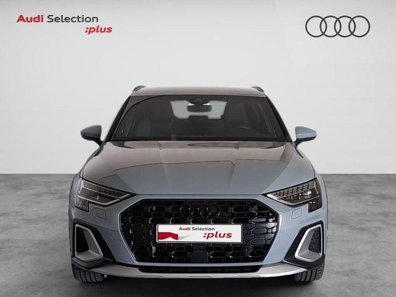 Usado Audi A3 150 CV (110 kW) 2025 Gris / plata Berlina