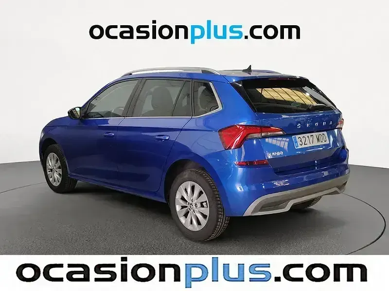 Usado Skoda Kamiq Ambition 110 CV (80 kW) 2022 Azul SUV