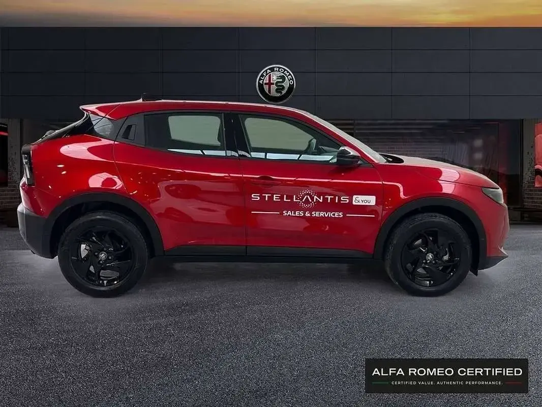 Usado Alfa Romeo GT Junior 147 CV (108 kW) 2025 Rojo SUV