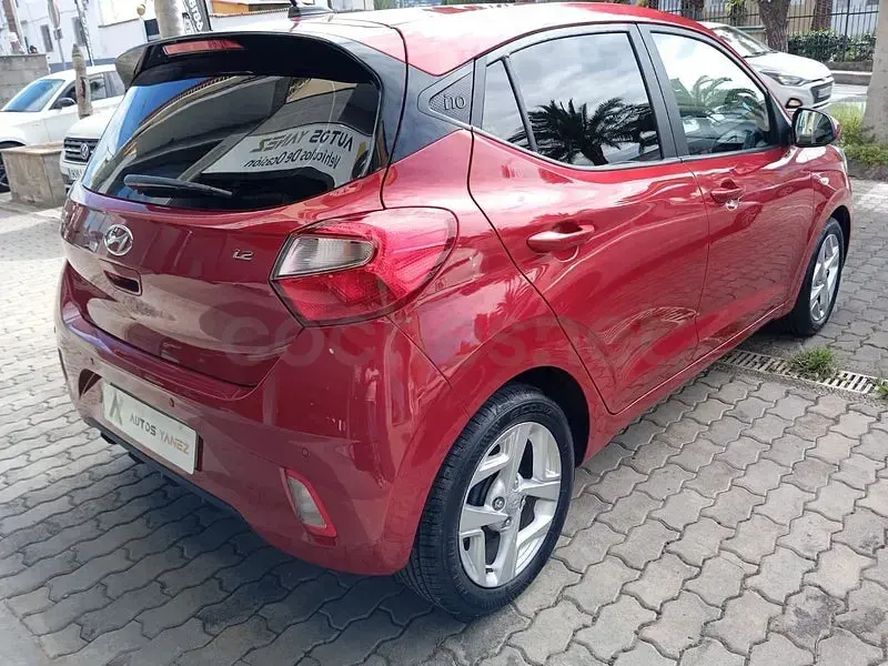 Usado Hyundai i10 84 CV (61 kW) 2022 Rojo Utilitario