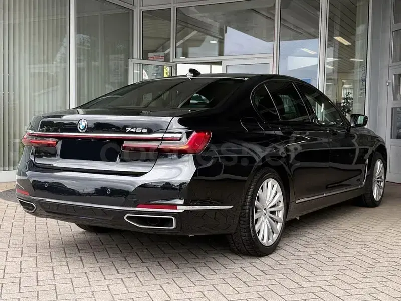 Usado BMW 745e Comfort Edition 394 HP (289 kW) 2021 Preto Sedan