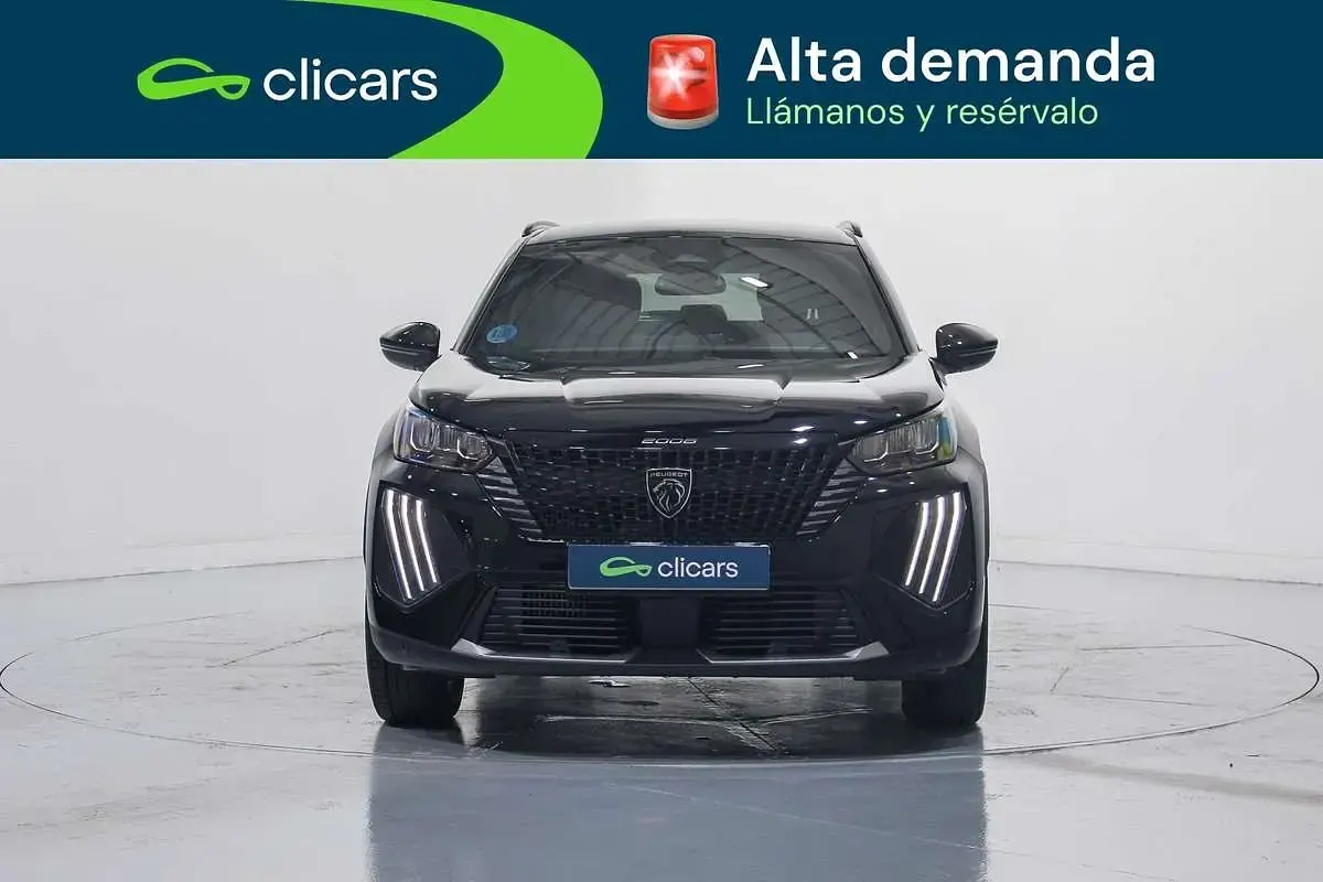 Usado Peugeot 2008 Allure 136 CV (100 kW) 2025 Negro SUV