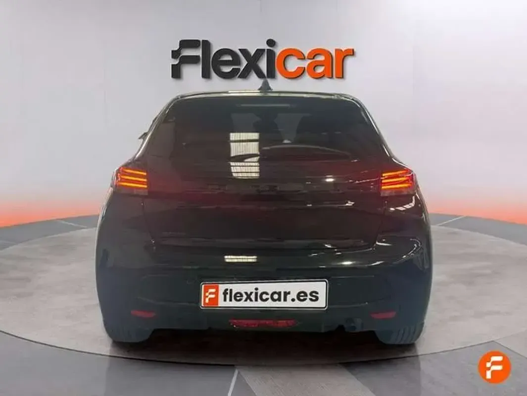 Usado Peugeot 208 Allure 101 CV (74 kW) 2025 Negro Utilitario