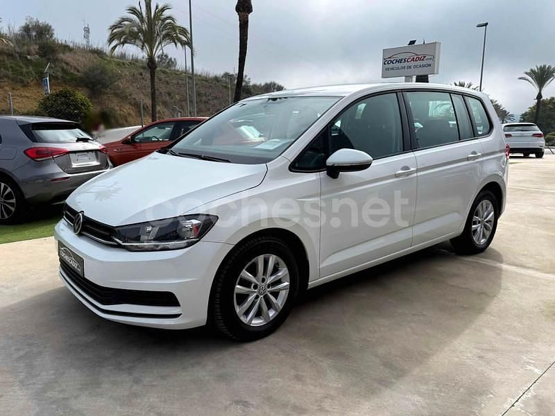 Blanco Usado 2019 VW Touran Advance Monovolumen | 16.990 € (Precio justo) - Imagen 1/4
