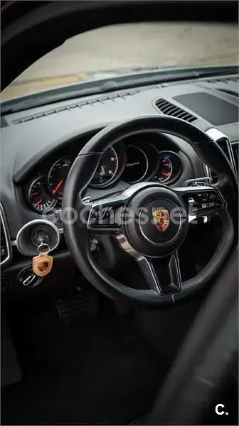 Usado Porsche Cayenne Diesel 262 CV (192 kW) 2016 Gris / plata SUV