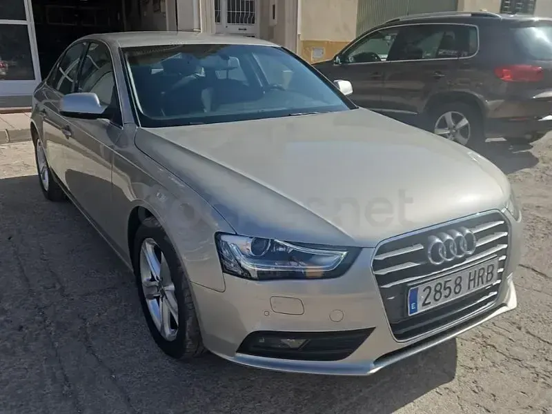 Usado Audi A4 Advanced 143 CV (105 kW) 2013 Beige Berlina