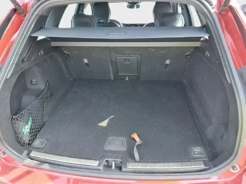 Usado Volvo XC60 R-Design 197 CV (144 kW) 2022 Rojo SUV