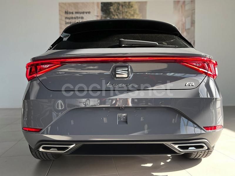 Nuevo Seat Leon FR 150 CV (110 kW) 2025 Gris / plata Berlina