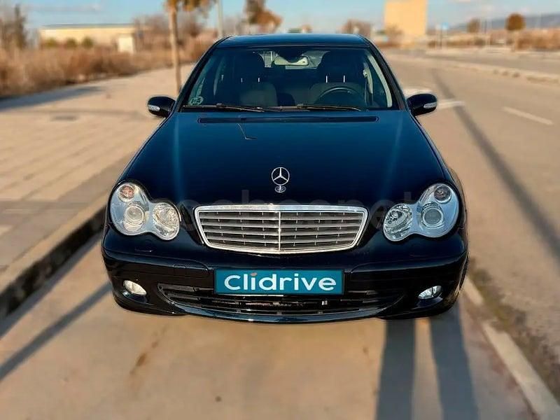 Usado Mercedes C220 170 CV (125 kW) 2007 Negro Berlina