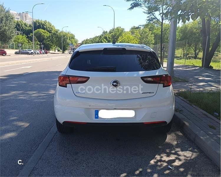 Usado Opel Astra Dynamic 110 CV (80 kW) 2019 Blanco Berlina