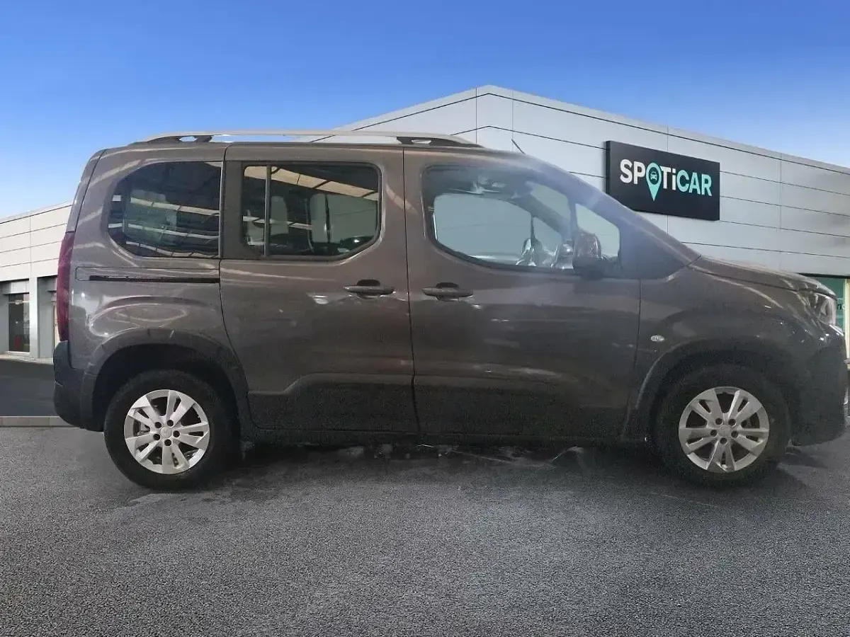 Usado Peugeot Rifter Allure 102 CV (75 kW) 2019 Gris Monovolumen