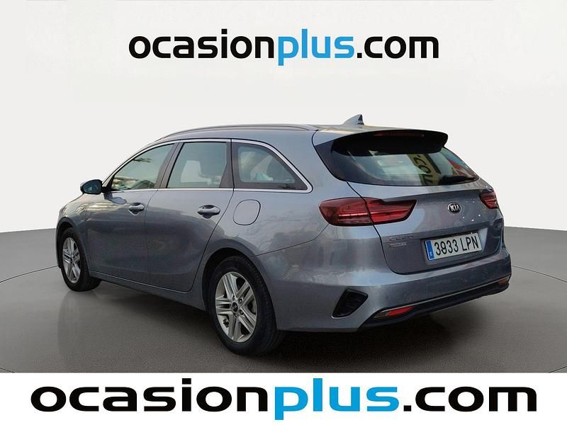 Usado Kia Ceed 120 CV (88 kW) 2021 Gris plata Utilitario