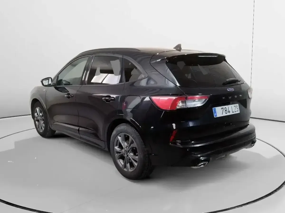 Usado Ford Kuga ST-Line 150 CV (110 kW) 2022 Negro SUV
