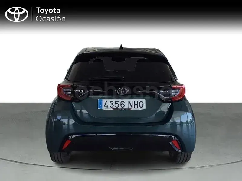 Usado Toyota Yaris Hybrid Style 116 CV (85 kW) 2025 Verde Berlina