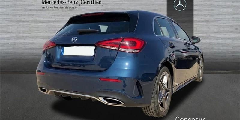 Usado Mercedes A180 116 CV (85 kW) 2022 Azul