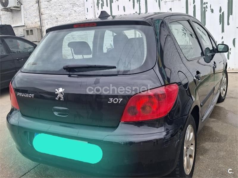 Usado Peugeot 307 110 CV (80 kW) 2004 Negro Familiar