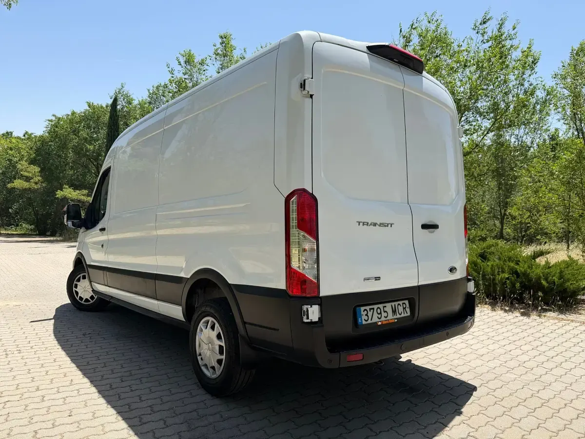 Usado Ford Transit Trend 130 CV (95 kW) 2022 Blanco Van