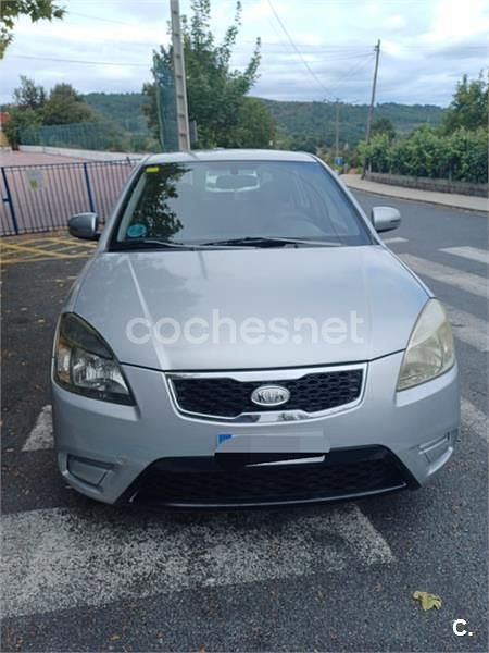 Gris / plata Usado 2010 Kia Rio Berlina | 3800 € (Precio justo) - Imagen 1/4
