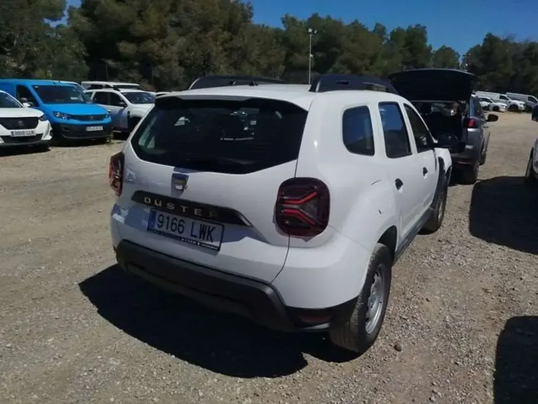 Usado Dacia Duster Essentiel 101 HP (74 kW) 2022 Branco SUV