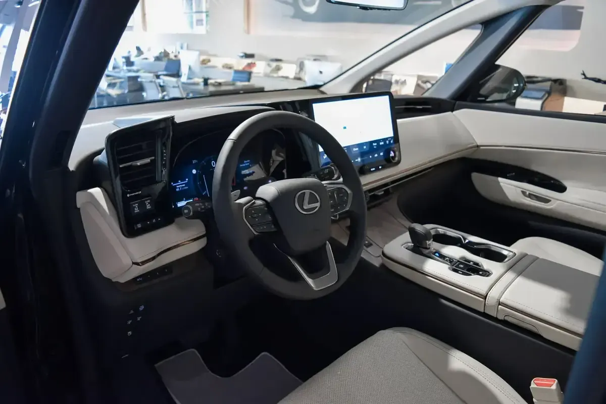 Nuevo Lexus LM350h Luxury Line 250 CV (183 kW) 2025 Negro Monovolumen