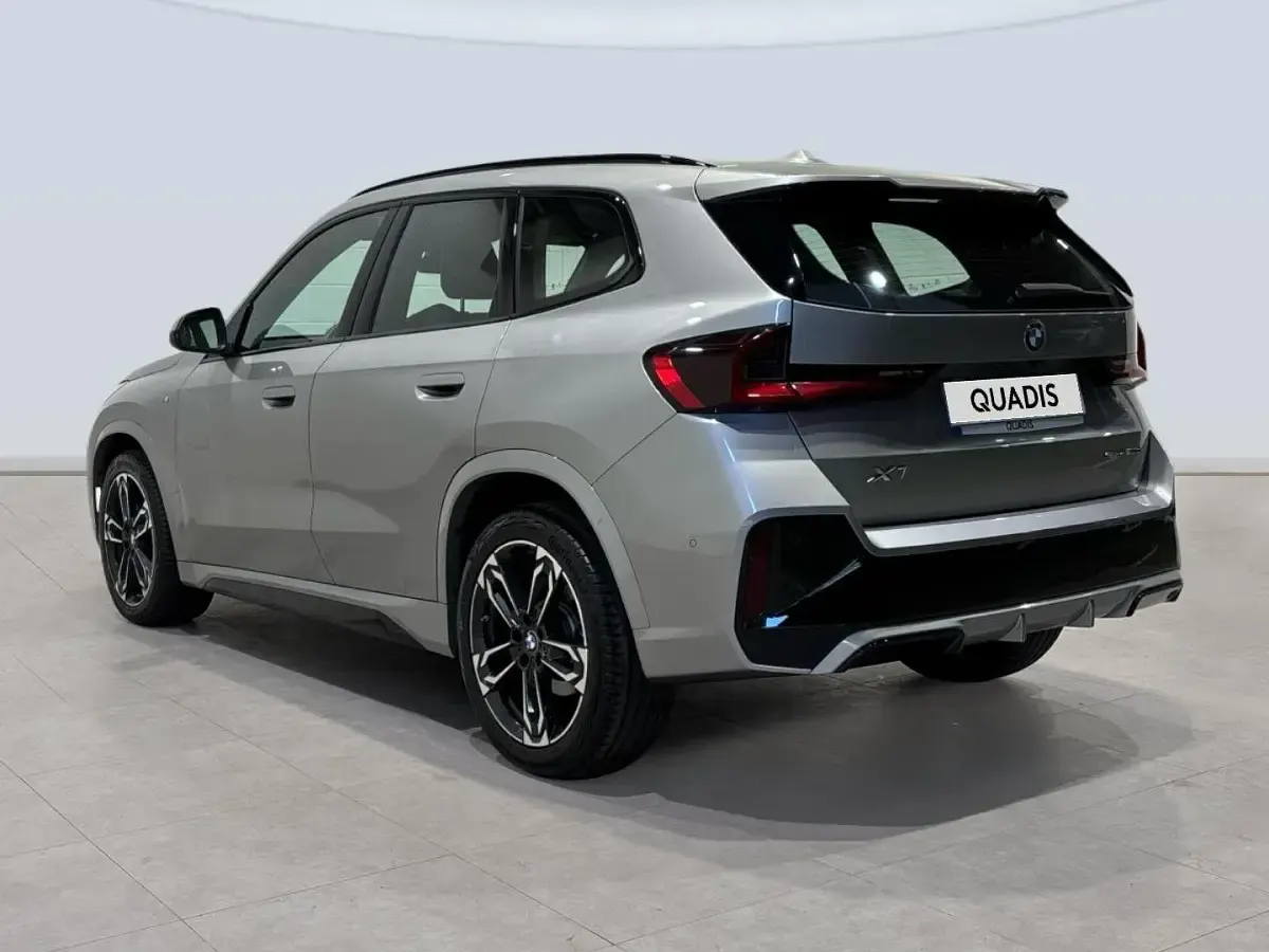 Usado BMW X1 163 CV (119 kW) 2025 Gris plata SUV