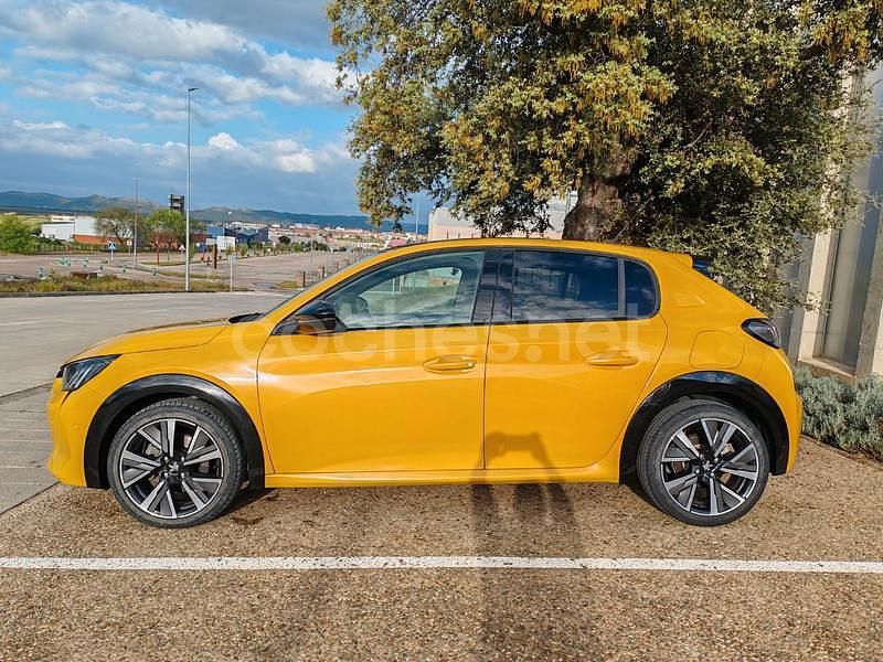 Usado Peugeot 208 GT-line 100 CV (73 kW) 2020 Amarillo Utilitario