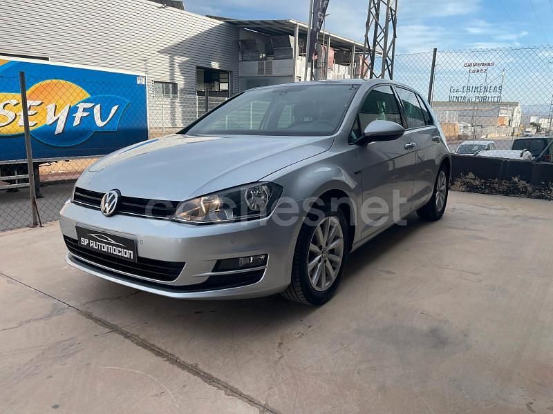 Usado VW Golf VII Advance 122 CV (89 kW) 2015 Gris / plata Berlina