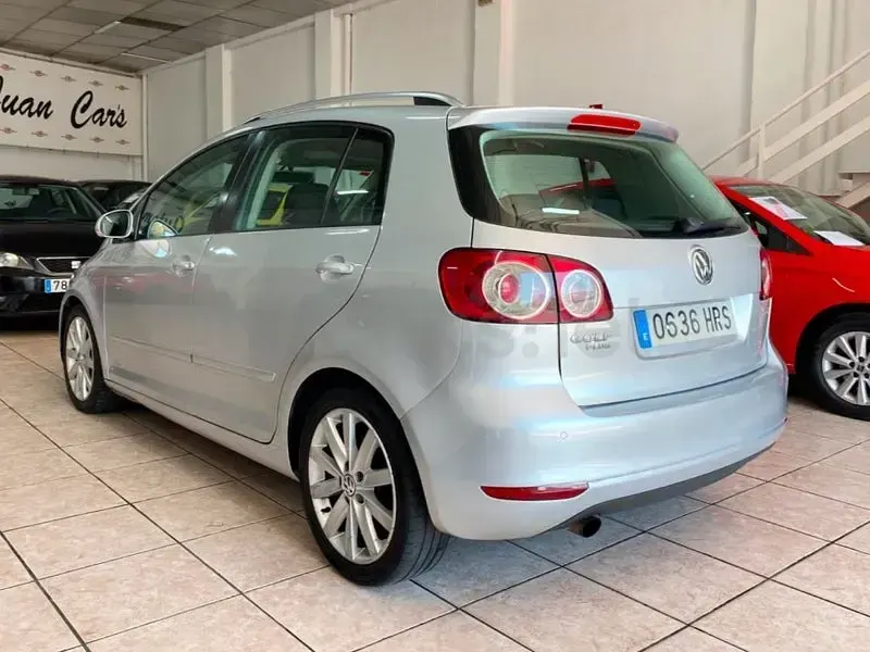 Usado VW Golf Plus Cross Sport 105 CV (77 kW) 2012 Gris / plata Monovolumen