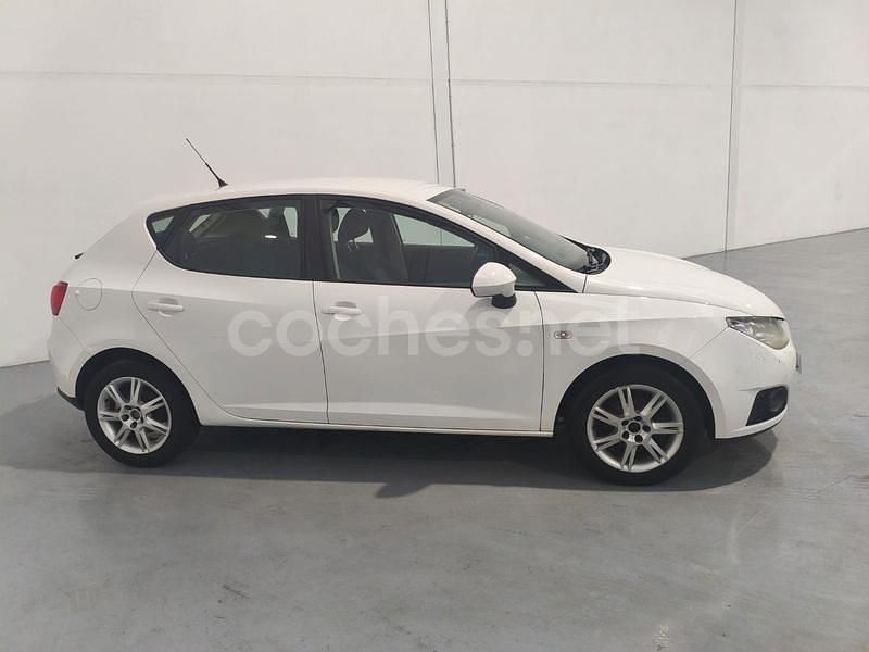 Usado Seat Ibiza Style 90 CV (66 kW) 2009 Blanco Berlina