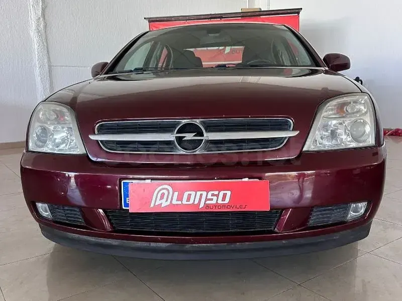 Usado Opel Vectra Club 100 CV (73 kW) 2003 Granate Berlina