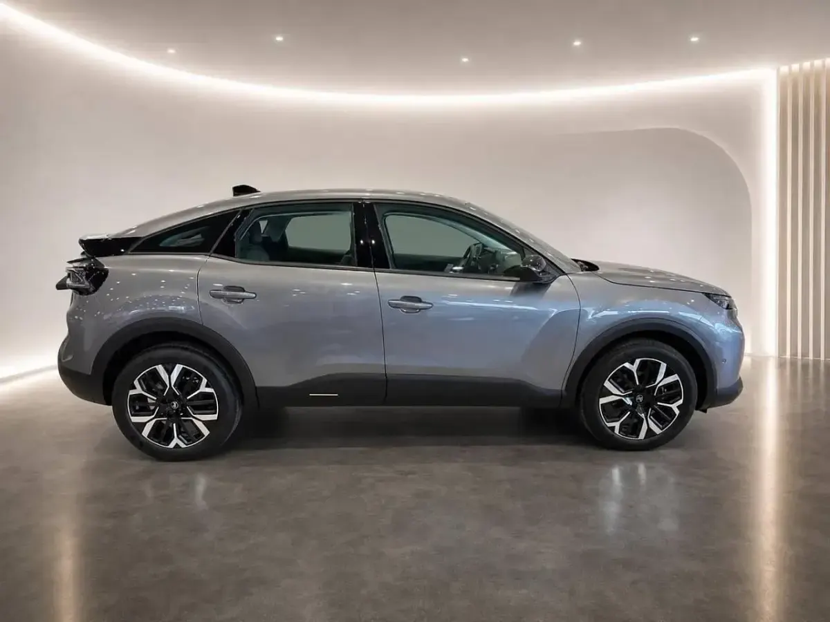 Nuevo Citroën C4 Business Class 145 CV (106 kW) 2026 Gris SUV