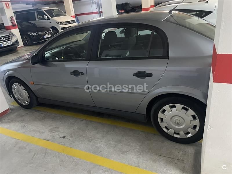 Usado Opel Vectra Comfort 100 CV (73 kW) 2003 Gris / plata Berlina