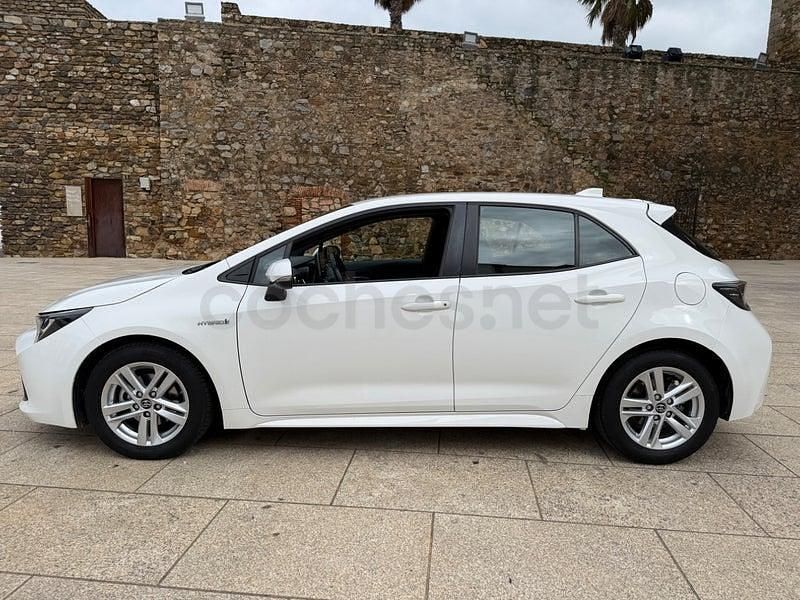 Usado Toyota Corolla Style 122 CV (89 kW) 2021 Blanco Berlina