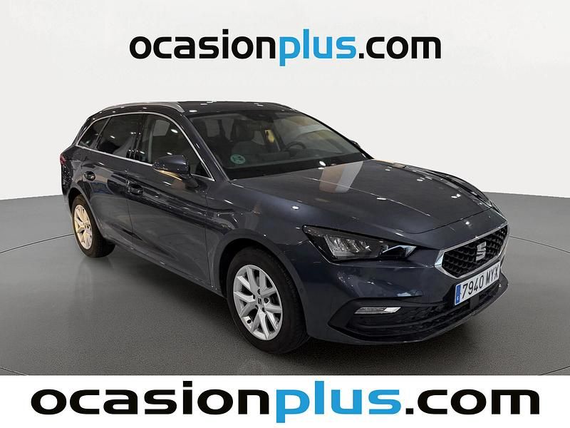 Usado Seat Leon Style 116 CV (85 kW) 2025 Gris Familiar