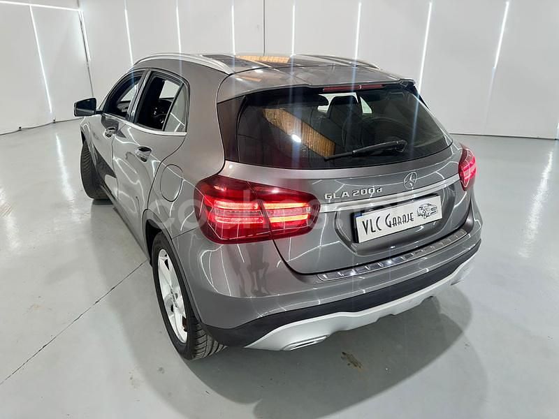 Usado Mercedes GLA200 136 CV (100 kW) 2019 Gris / plata SUV